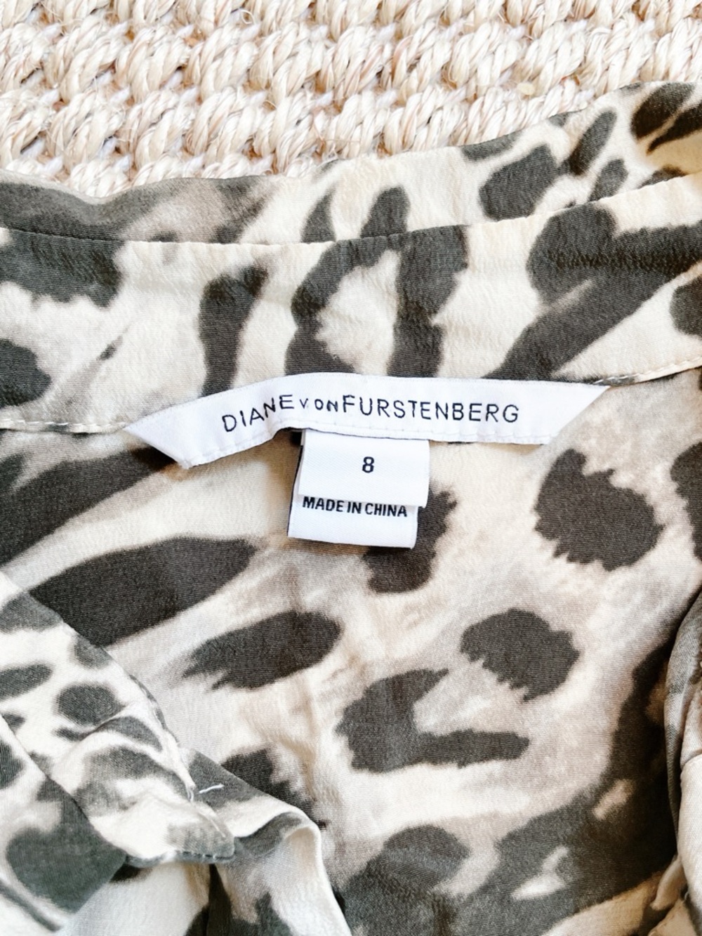 Diane von Furstenberg Silk Leopard Print Blouse Size 8 - Picture 5 of 11